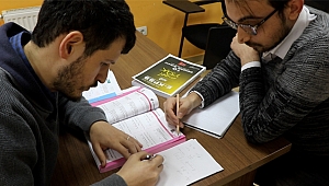 GTÜ'lü öğrencilerden e-KPSS kursunda eğitim