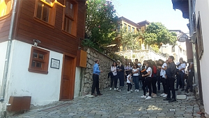 İzmirli öğrenciler Kocaeli'ni inceledi