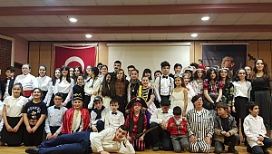 Koç Ortaokulu’nda İngilizce şöleni