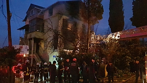 Kocaeli'nde yangın; 2 yaralı