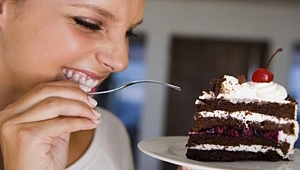 Tatlı yeme hissi vücudun susama sinyali olabilir