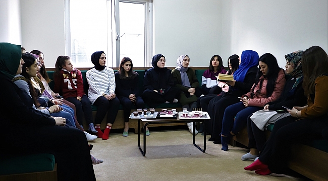 Akademi lisede kahve etkinliği
