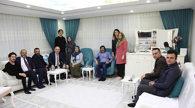 Bıyık, Darıcalı şehidin ailesine gitti