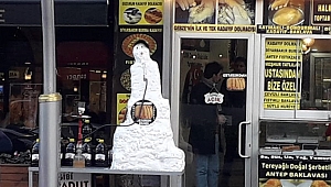 Gebze'nin nargile içen kardan adamı