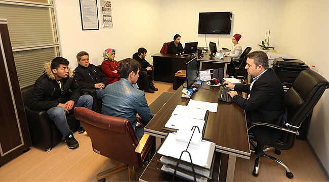 İşsizlik ödenekleri mavi masada
