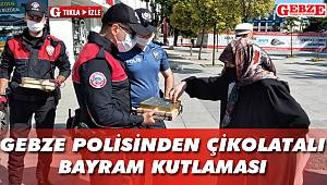Gebze polisinden çikolatalı bayram kutlaması