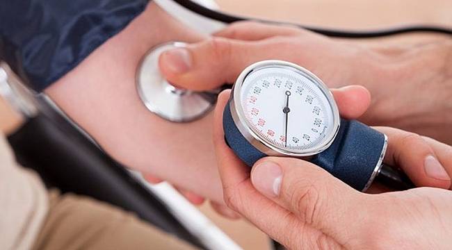Hipertansiyon hastaları, karantina döneminde kilo almamalı