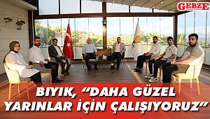 Bıyık, sosyal medyada gençlerle buluştu