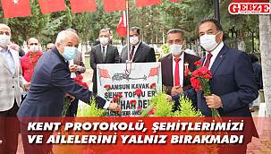 Gebze protokolünden şehitlik ziyareti