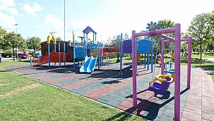 Büyükşehir’den sahil parkına oyun grubu