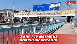 Korkuluklar turkuaz ve beyaza boyandı