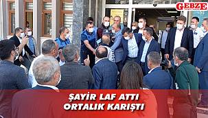 Belediye önünde gergin dakikalar