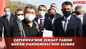 Gebzeli tarihçi, Bakan Pakdemirli’ye kitabını hediye etti