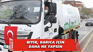 Direksiyon başına geçip, sokakları temizledi