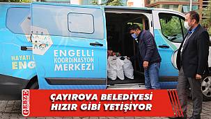 Çiftçi ve ekibi ihtiyaç sahibi vatandaşların yanında