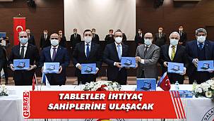 Kocaeli'nde ihtiyaç sahibi öğrencilere tablet bağışı