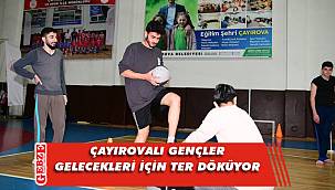 Çayırova'da akademi dersleri devam ediyor