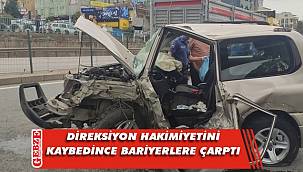 Dilovası'nda bir araç bariyerlere çarptı; 1 yaralı