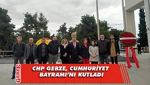CHP Gebze, Ata’nın huzuruna çelenk bıraktı