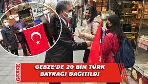 Gebze protokolünden Gebzeli esnafa bayrak