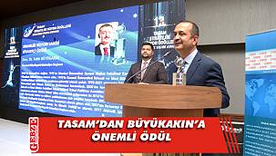 Büyükakın'ın ödülünü Yaşar Çakmak teslim aldı