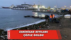 Fırtınanın ardından deniz kenarı çöplüğe döndü