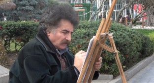 Annesini dinleyip ressam oldu