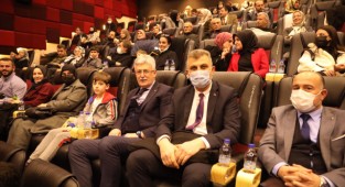 Başkan Ellibeş ve ekibi, “Kesişme, İyi ki Varsın Eren ” filmine gitti 