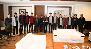 Bünyamin Çiftçi şampiyonları konuk etti