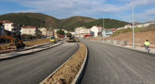 İlimtepe Kavşağında çevre düzenlemesi yapılıyor