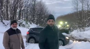 Karda mahsur kaldılar, ekipler anında yetişti
