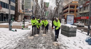 Park ve bahçeler hiç durmadan çalıştı