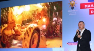 Büyükakın mahalle başkanlarıyla bir araya geldi