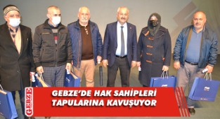 Büyükgöz, Mollafenari’deki hak sahiplerine tapularını verdi