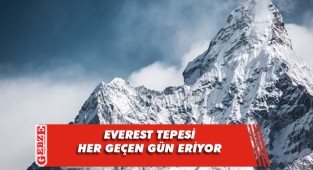 Everest, hızla buzul kaybetmeye devam ediyor