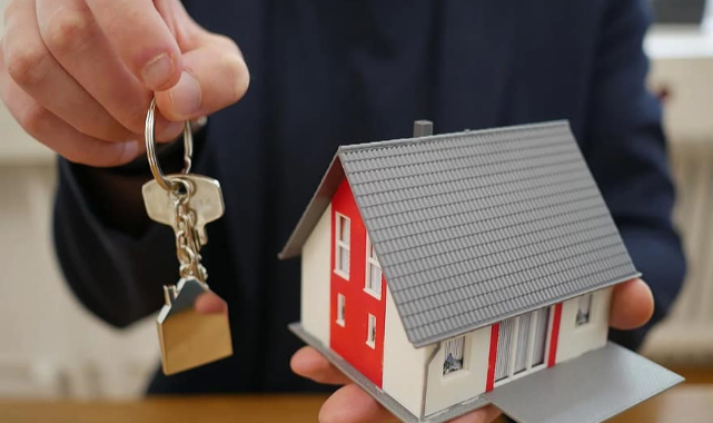 Karamürsel'de 2 katlı bina icradan satılık