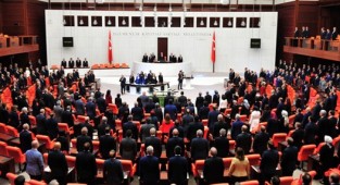 Meclis'te mesai yeniden başlıyor