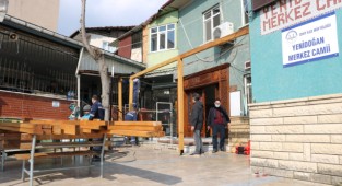 Yenidoğan Camii’nin sundurması yapılıyor