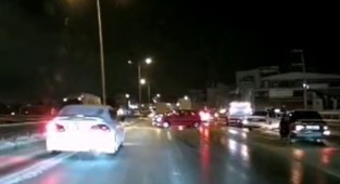 13 araç zincirleme kaza yaptı
