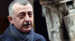 Büyükakın barış çağrısı yaptı