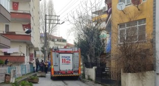 Evde çıkan yangın paniğe neden oldu
