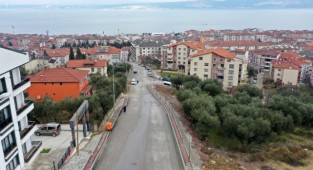 Karamürsel 101. Caddede aydınlatma yapıldı