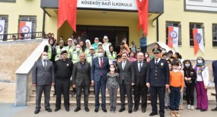 Okul önlerindeki trafik düzenini gönüllüler sağlayacak