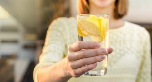 Sabahları limonlu su içmenin 5 faydası