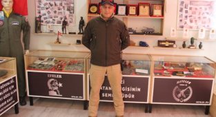 Şehit ve gazi eşyalarıyla evini müzeye çevirdi