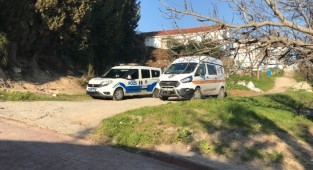 Tartıştığı arkadaşını iki bacağından vurdu