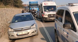 Tırla çarpışan otomobilin sürücüsü yaralandı