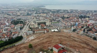 Yıkılmayan sadece dört bina kaldı