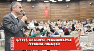 Çiftçi, iftarda mesai arkadaşlarıyla buluştu