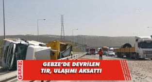 Gebze'de hafriyat yüklü tır devrildi